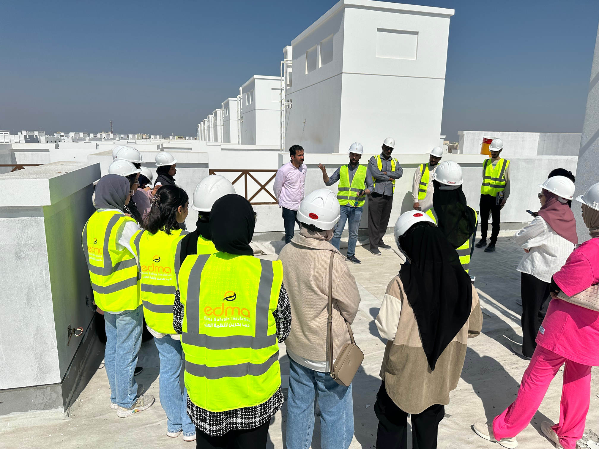 نحن نساعد العملاء في: